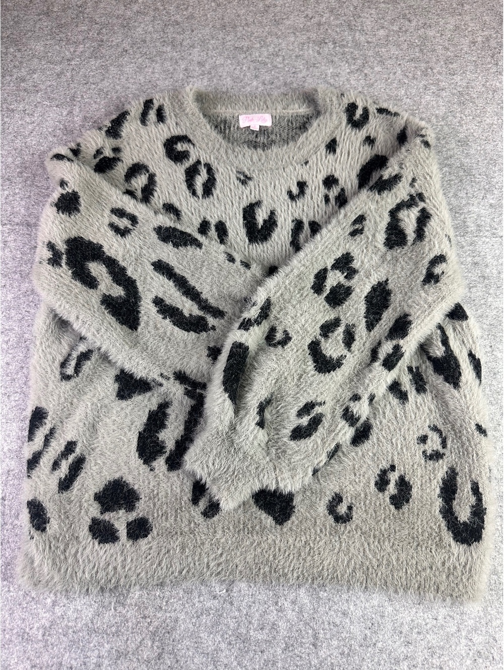Pink Lily Medium Gray and Black Leopard Print Fuzzy Sweater